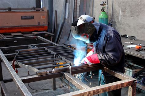 metal fabricators pay ireland